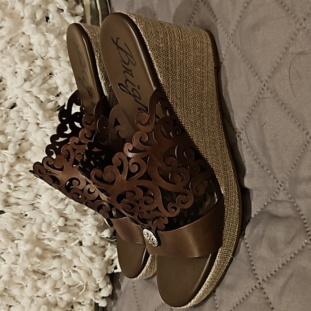 Brighton Wedges - Picture 12 of 16